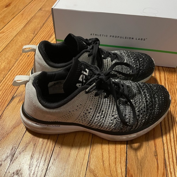 APL athletic propulsion labs techloom pro black/ grey/ white ombré sneakers - Picture 4 of 9